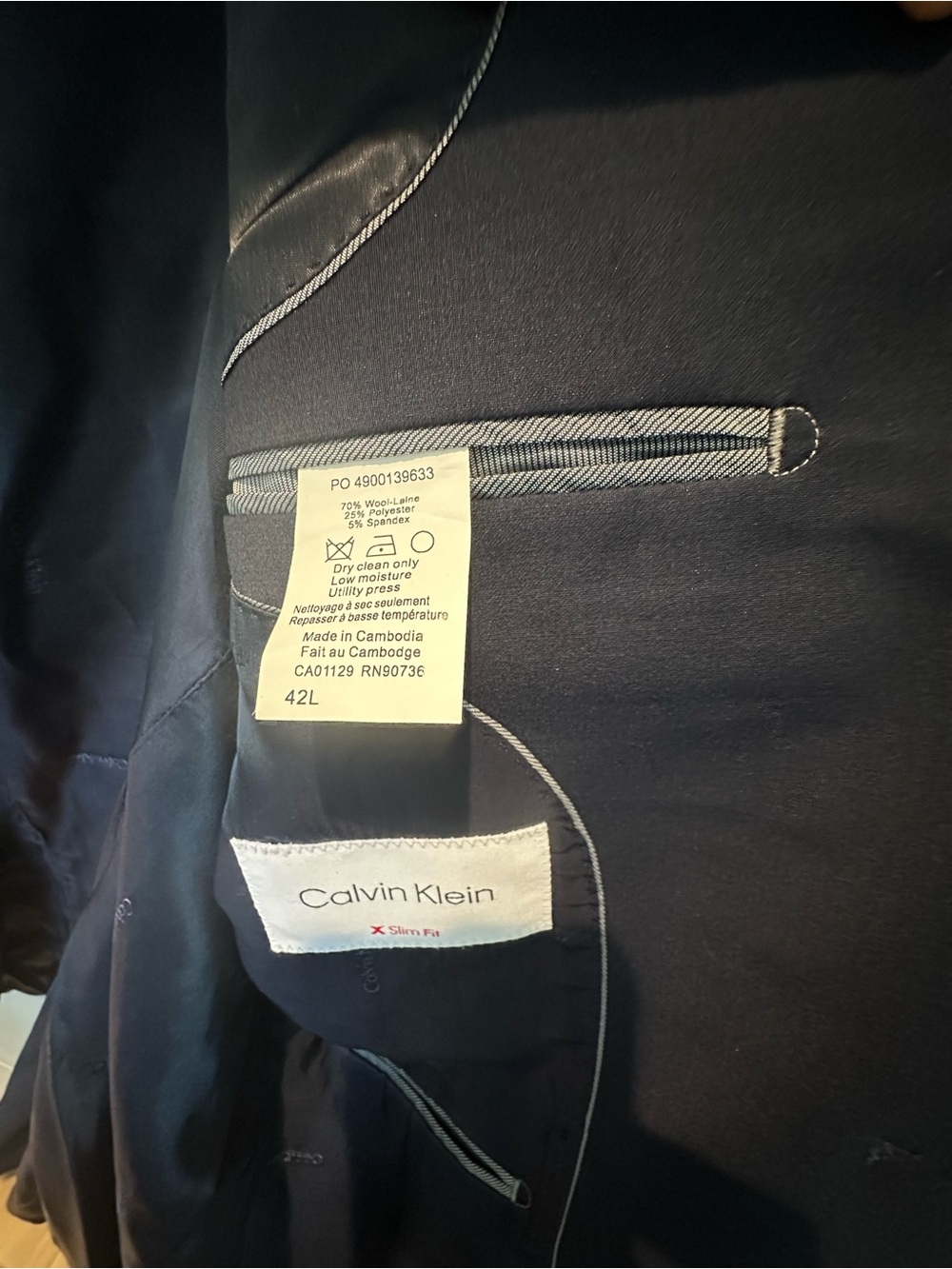 Calvin Klein X Slim Fit men’s blazer/suit jacket in dark navy — excellent